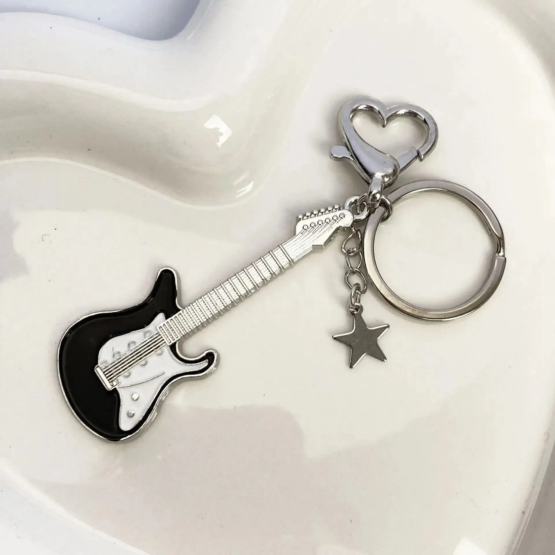 Punk Rock Music Guitar Necklace Men Women Gothic Pendant Necklace Fashion Personalized Gift Hip Hop Biker Jewelry for Boyfriend