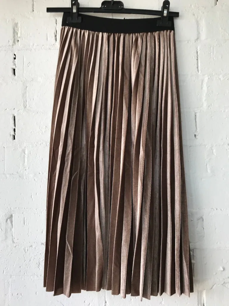 Womens Pleated Velveteen Midi Skirt